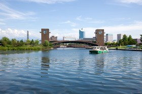 富岩運河環水公園写真