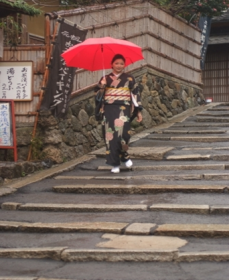 Walk the cobbled-stone streets of Higashiyama Photo